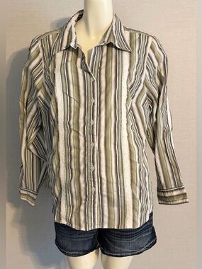 Women’s Size 14/16 Lane Bryant Striped Button-Up Shirt